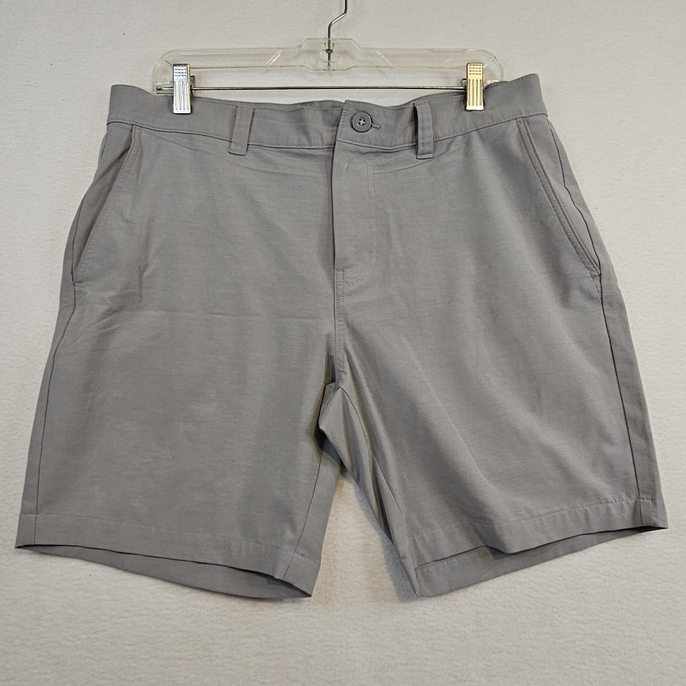Travis Mathew Men's Gray Shorts Size 34